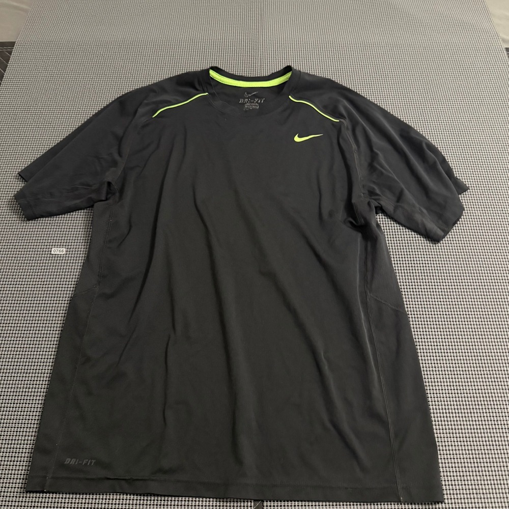 Nike Dri-FIT Mens Large Black Neon Green Short Sleeve Training T-Shirt